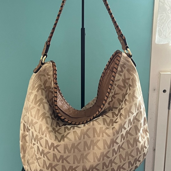 MICHAEL KORS Authentic Tan/Chestnut Monogram Hobo Shoulder Bag - Picture 2 of 8